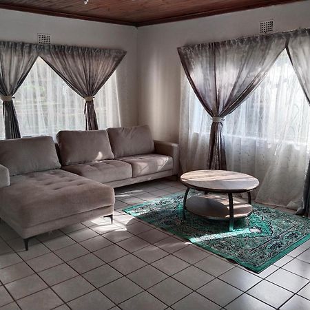 Oak Gardens Bed And Breakfast Ньюкасл Екстер'єр фото