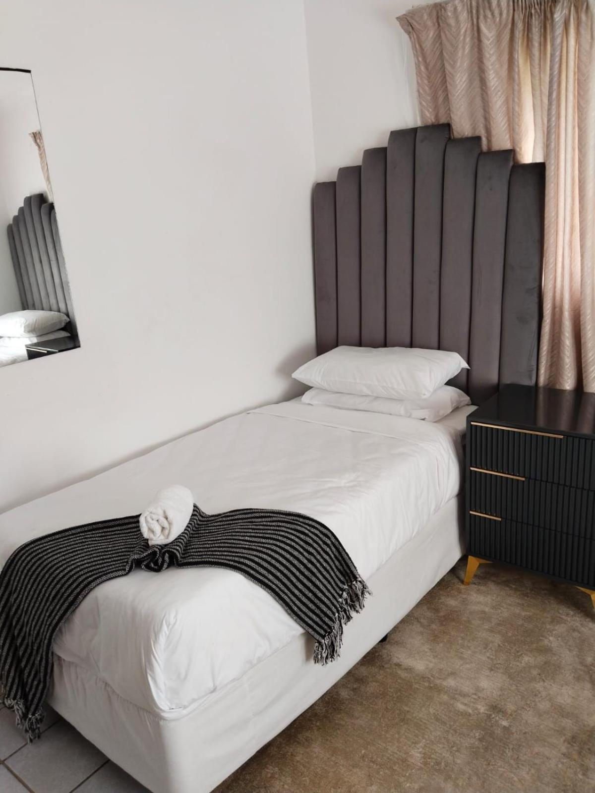 Oak Gardens Bed And Breakfast Ньюкасл Екстер'єр фото