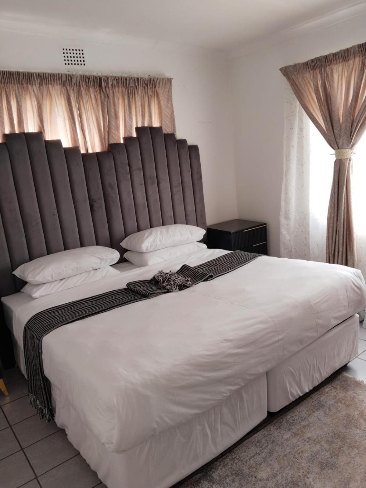 Oak Gardens Bed And Breakfast Ньюкасл Екстер'єр фото
