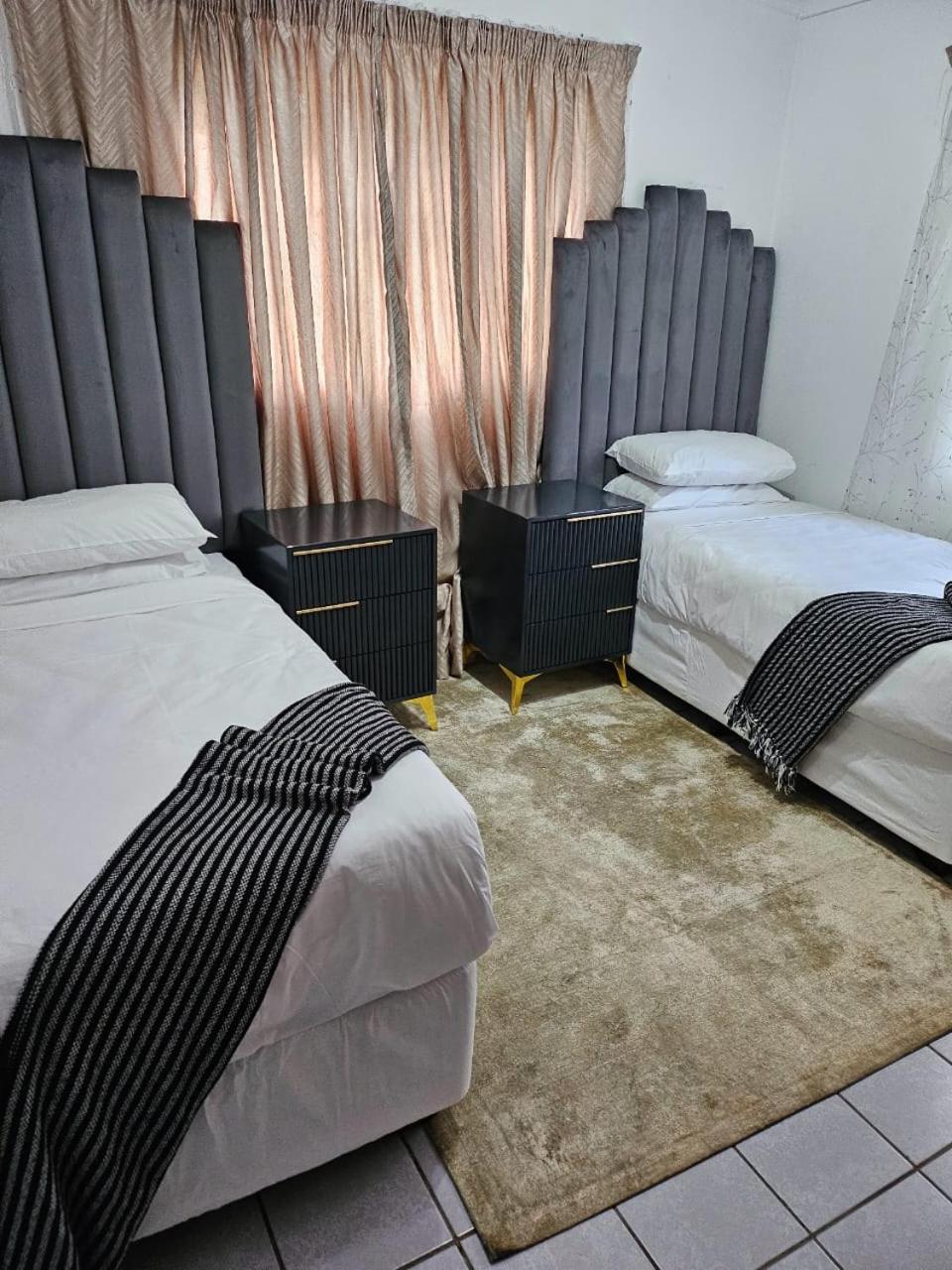 Oak Gardens Bed And Breakfast Ньюкасл Екстер'єр фото
